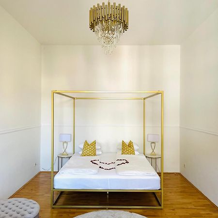 Apstay City Center Deluxe ǀ Free Parking ǀ Self Check-In Graz Ngoại thất bức ảnh