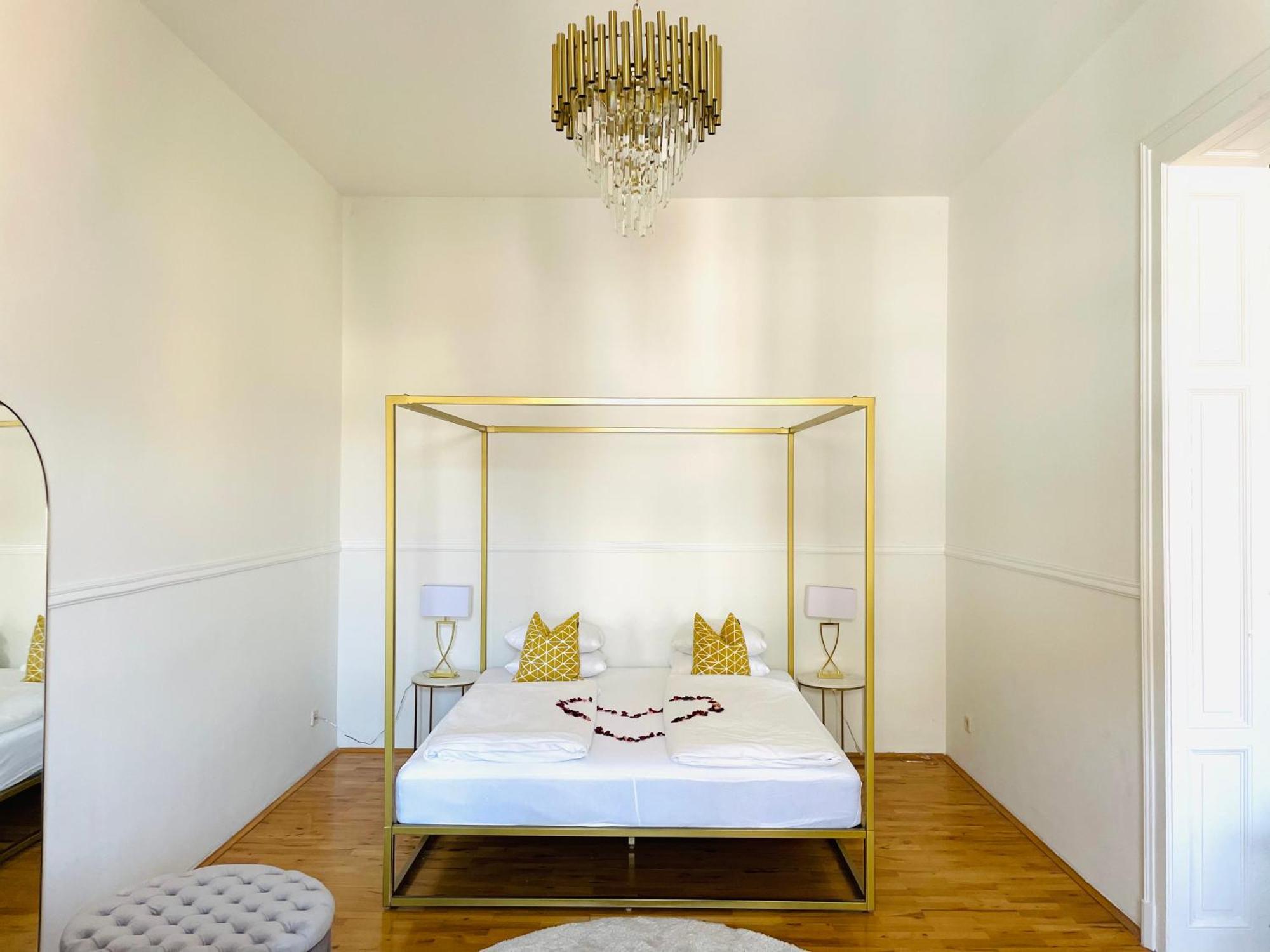 Apstay City Center Deluxe ǀ Free Parking ǀ Self Check-In Graz Ngoại thất bức ảnh